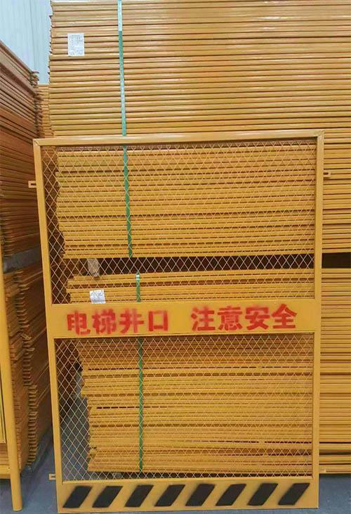 昆明邊坡防護網(wǎng)生產(chǎn)廠家-昆明邊坡防護網(wǎng)-朗沃絲網(wǎng)制造(查看)